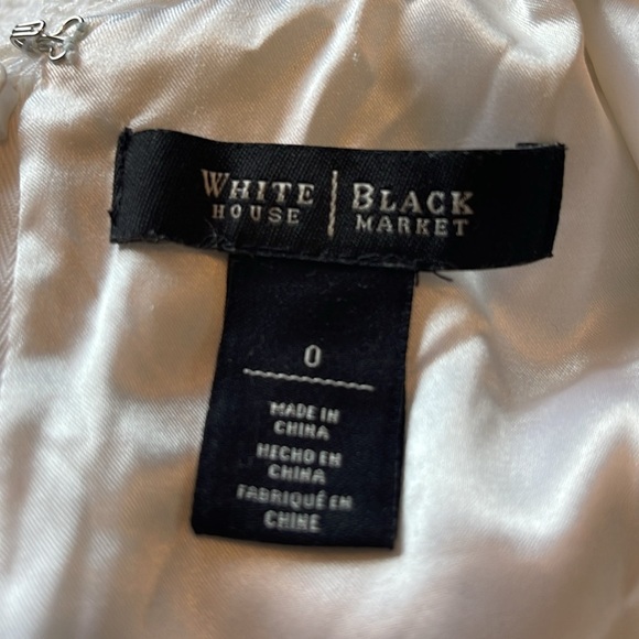 White Black House Market - Sleeveless Tiered Lace Shift Dress. Size 0 - Picture 3 of 4